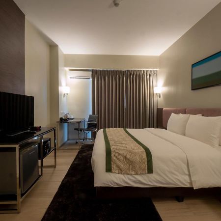Sequoia Hotel Manila Bay Paranaque City Exterior photo