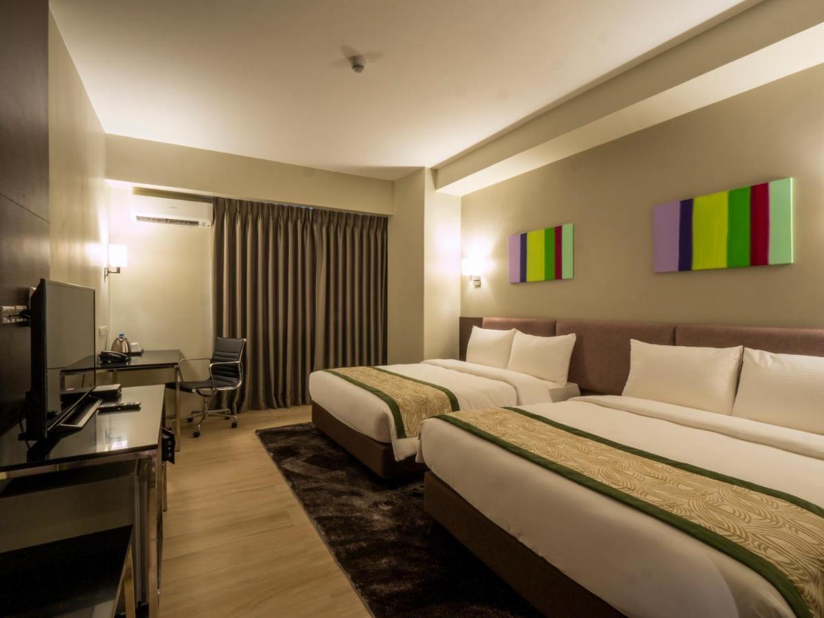 Sequoia Hotel Manila Bay Paranaque City Exterior photo